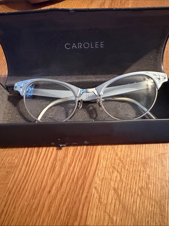 Carolee Accessories - Vintage Silver Cat-Eye Glasses with Subtle Floral Engraving in Carolee Case
